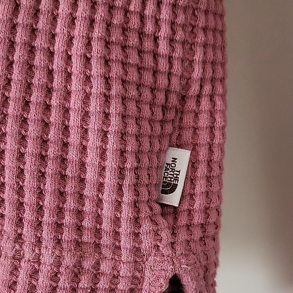 The North Face Chabot Crew Sweater Pink Waffle Knit Women’s Medium - Picture 3 of 9